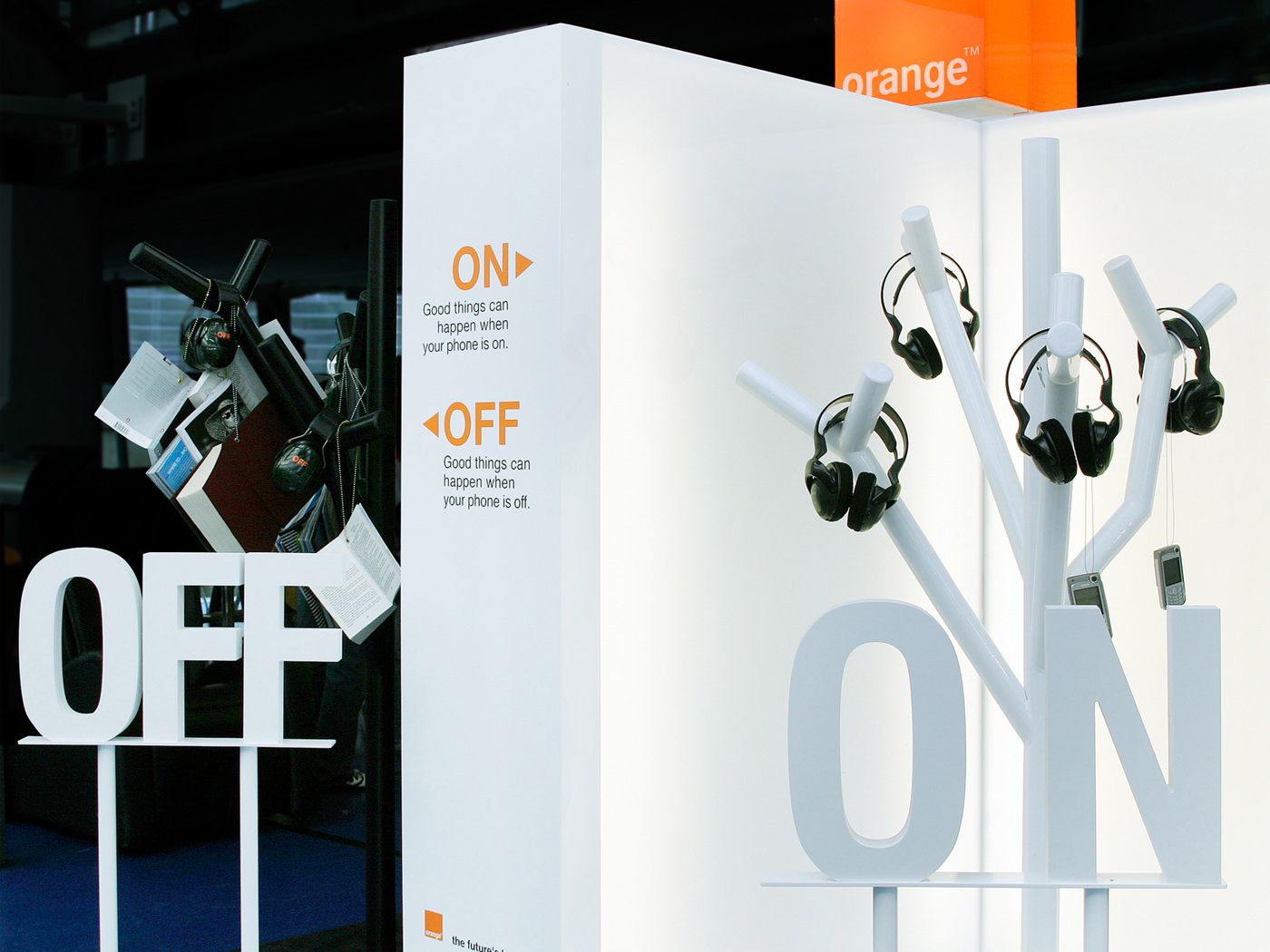 2.2-D-Orange-Brand-Exhibition